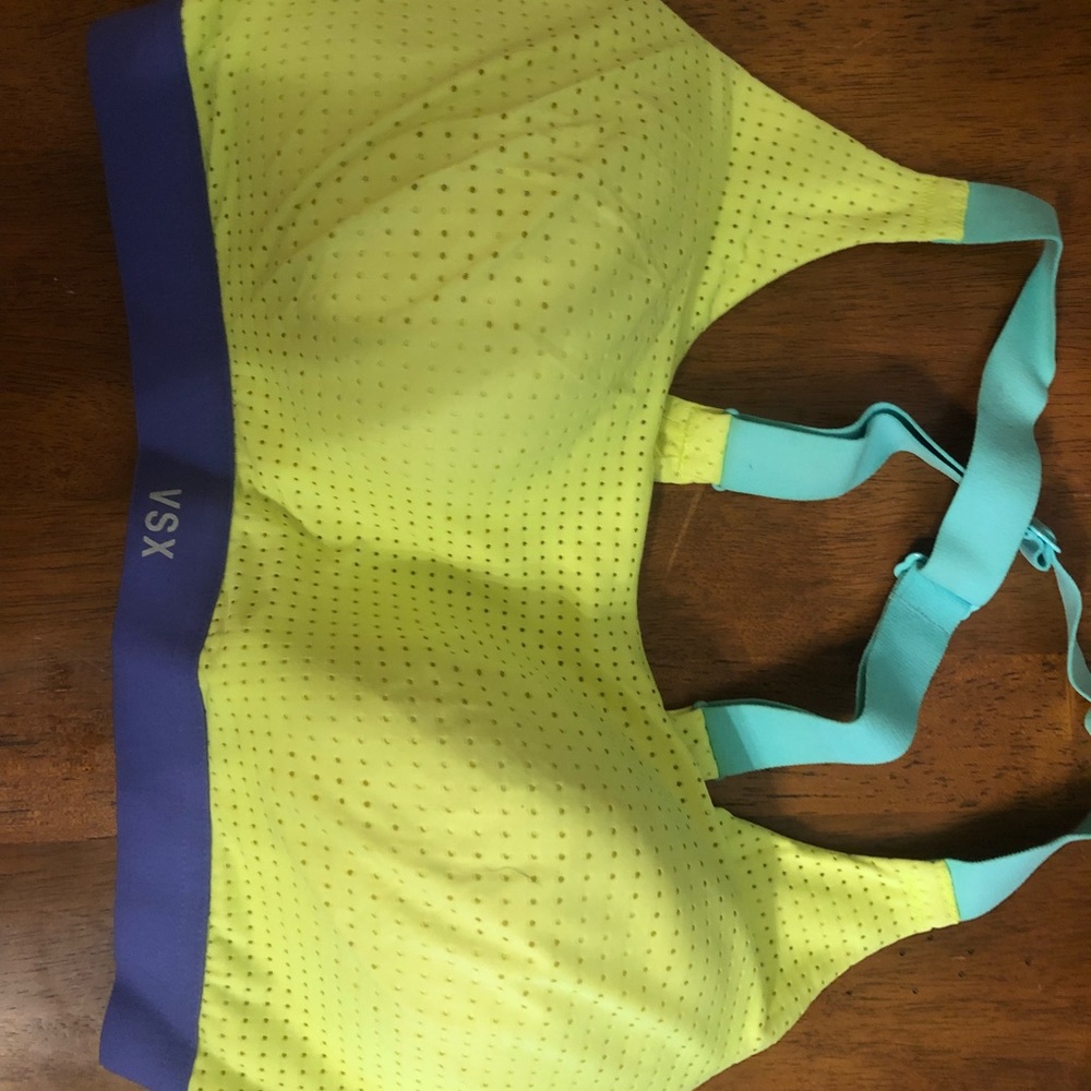 Cross Cross Sports Bra